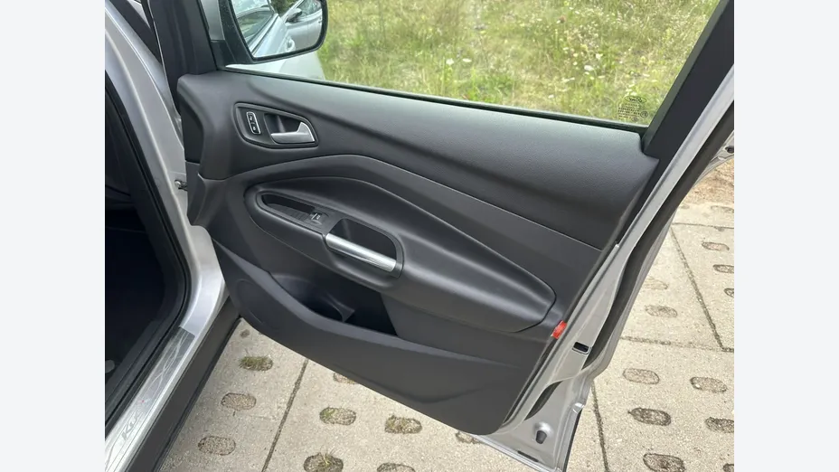 FORD Kuga -