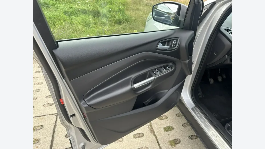 FORD Kuga -