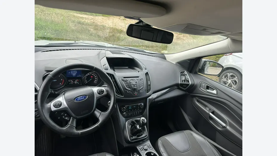 FORD Kuga -