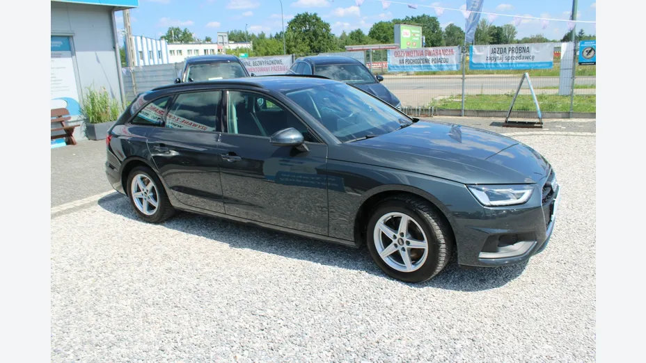 AUDI A4 -