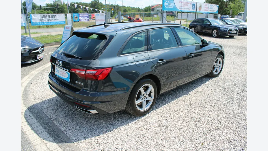 AUDI A4 -