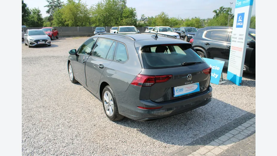 VOLKSWAGEN Golf -