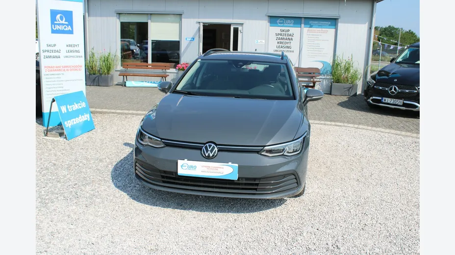 VOLKSWAGEN Golf -
