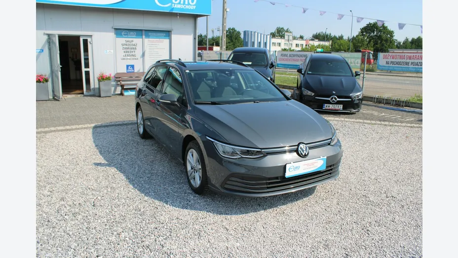 VOLKSWAGEN Golf -