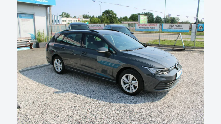 VOLKSWAGEN Golf -