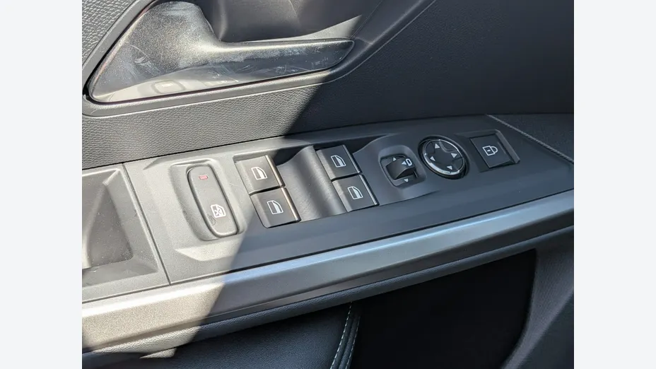 PEUGEOT 3008 -