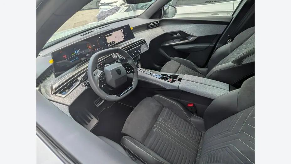PEUGEOT 3008 -