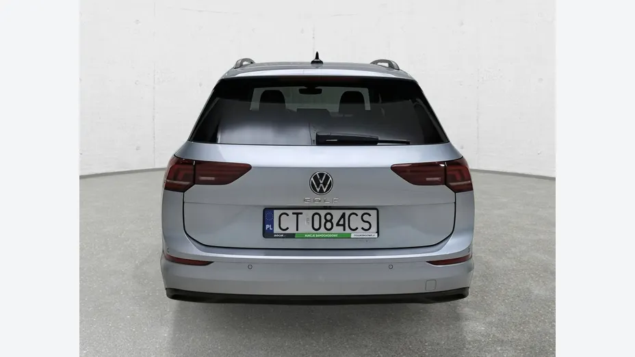 VOLKSWAGEN Golf -
