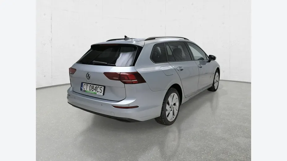 VOLKSWAGEN Golf -