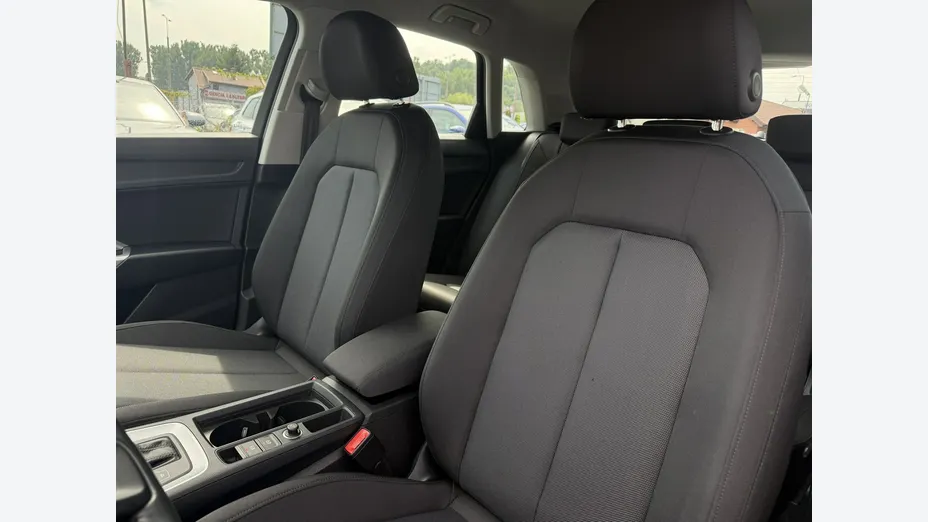 AUDI Q3 -