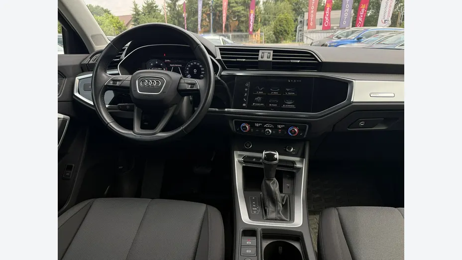 AUDI Q3 -