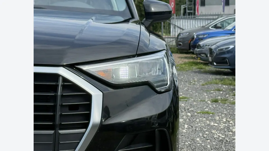 AUDI Q3 -