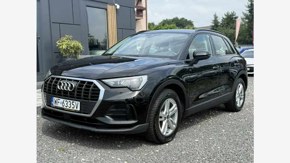 AUDI Q3 -