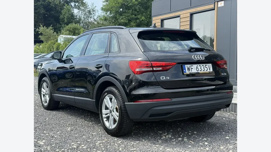 AUDI Q3 -