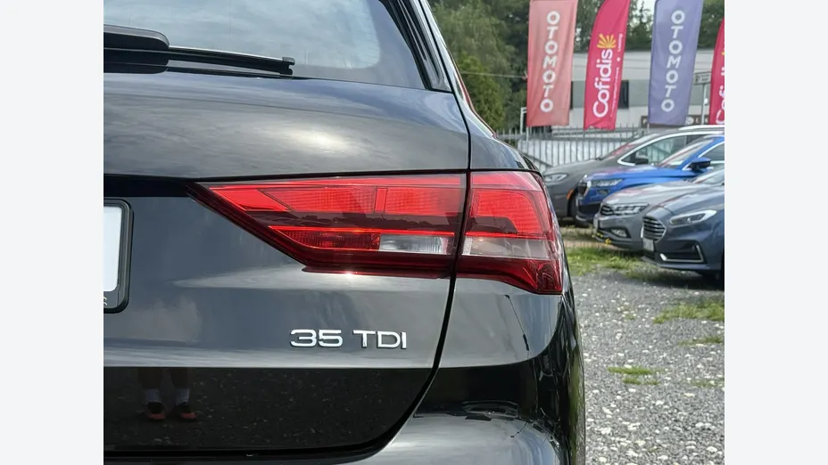 AUDI Q3 -