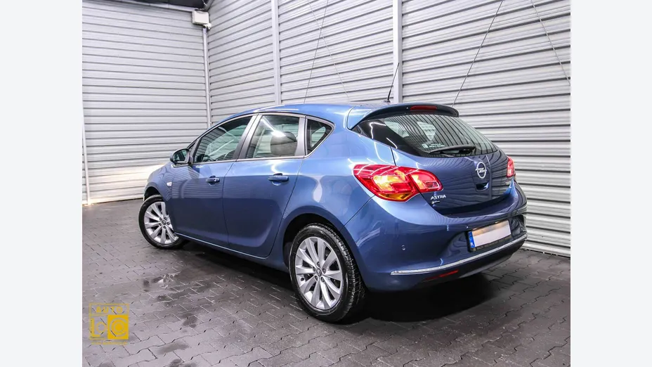 OPEL Astra -