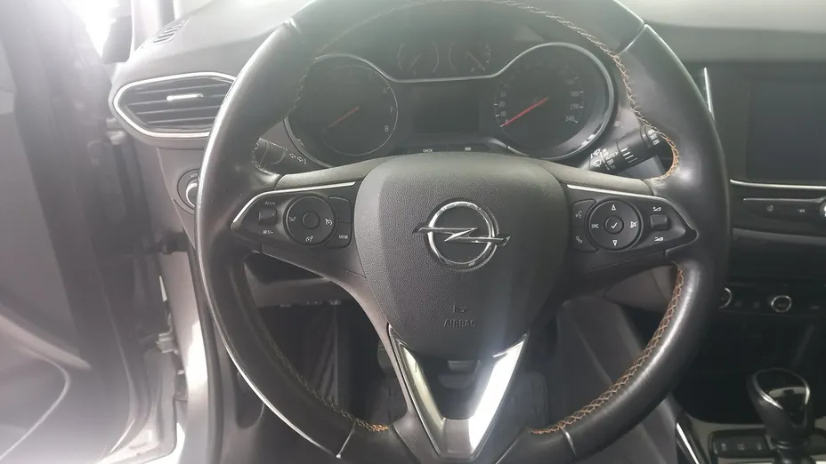 OPEL Crossland X -