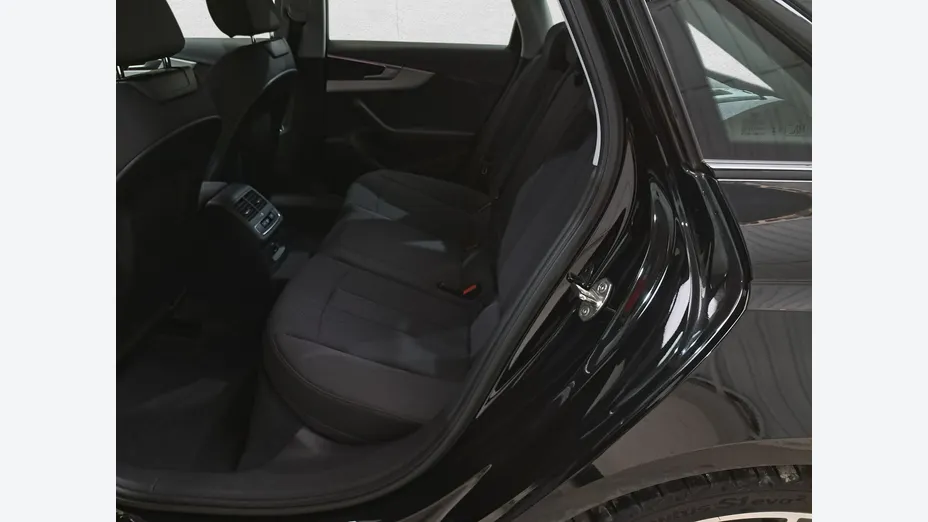 AUDI A4 -