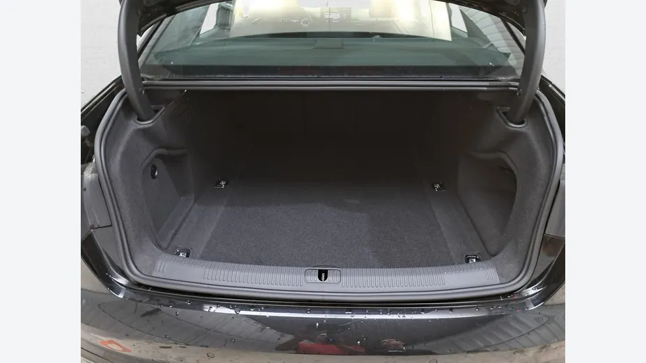 AUDI A4 -