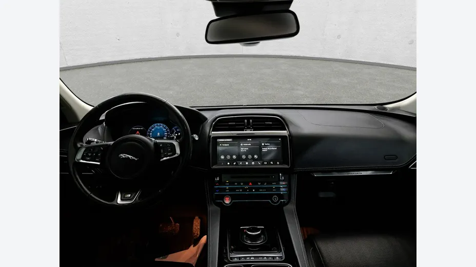 JAGUAR F-Pace -