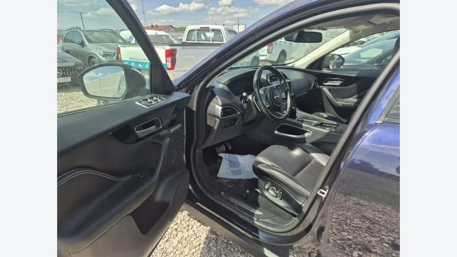 JAGUAR F-Pace -
