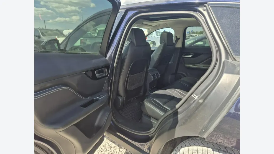 JAGUAR F-Pace -