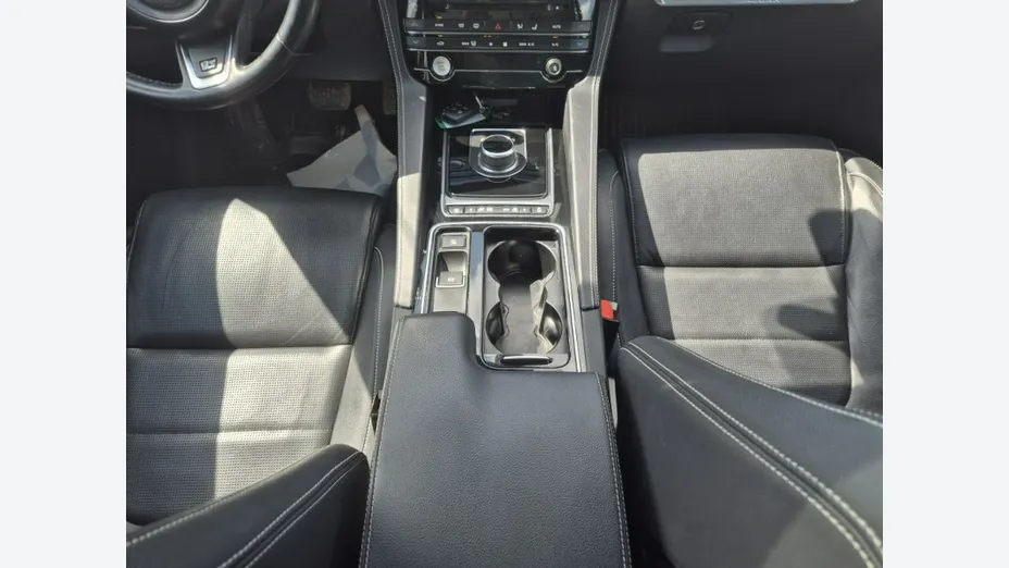 JAGUAR F-Pace -
