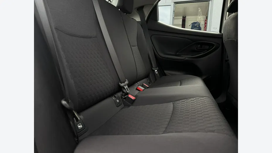 TOYOTA Yaris -