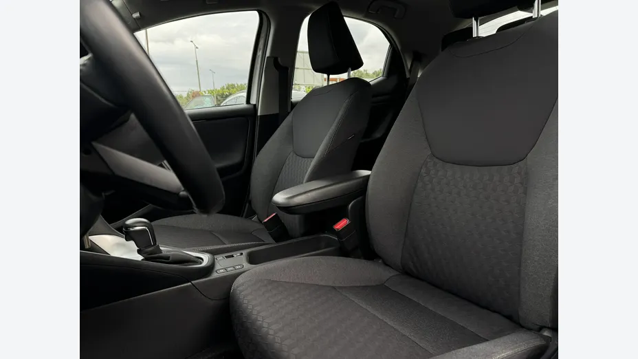 TOYOTA Yaris -
