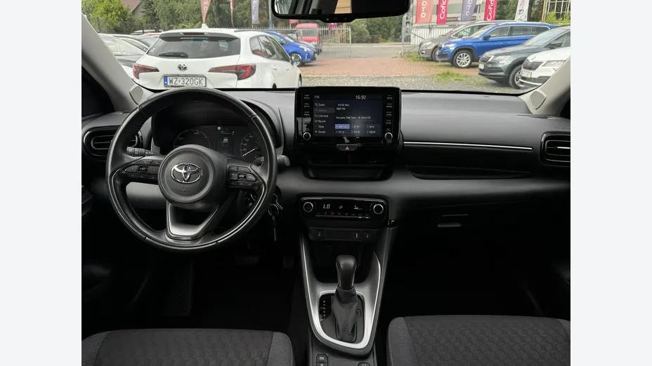 TOYOTA Yaris -