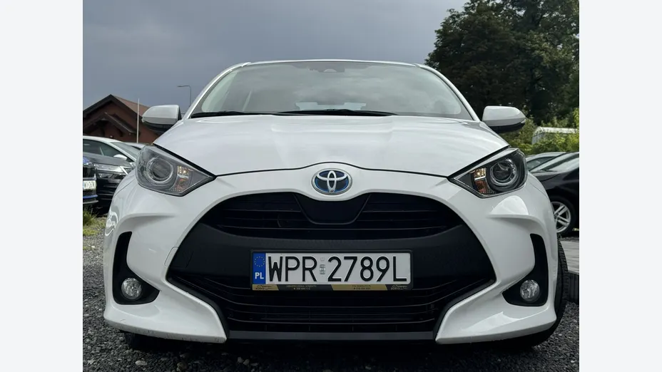 TOYOTA Yaris -
