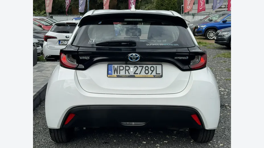 TOYOTA Yaris -