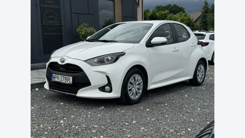 TOYOTA Yaris -
