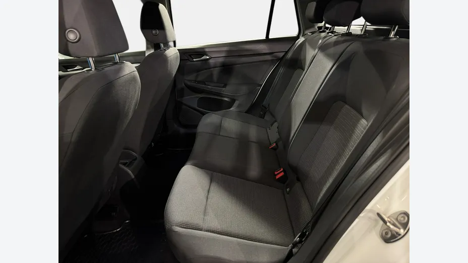 VOLKSWAGEN Golf -