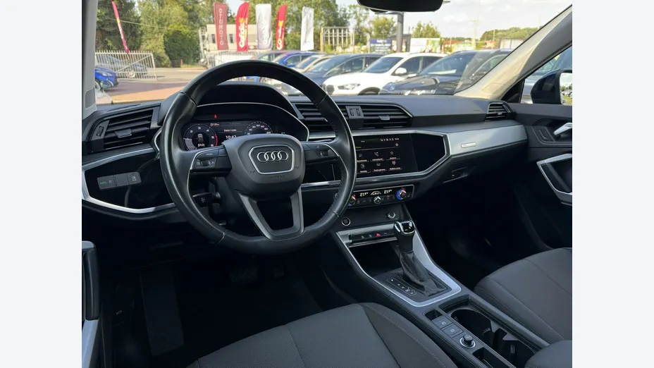 AUDI Q3 -