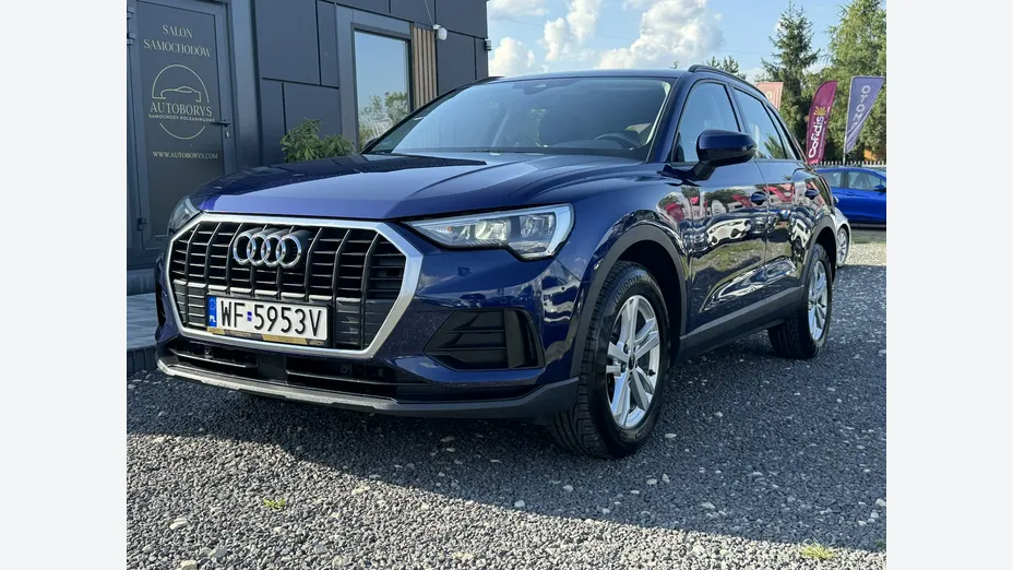 AUDI Q3 -