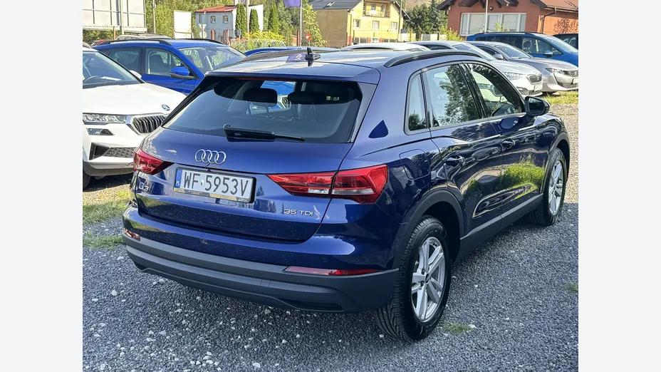 AUDI Q3 -