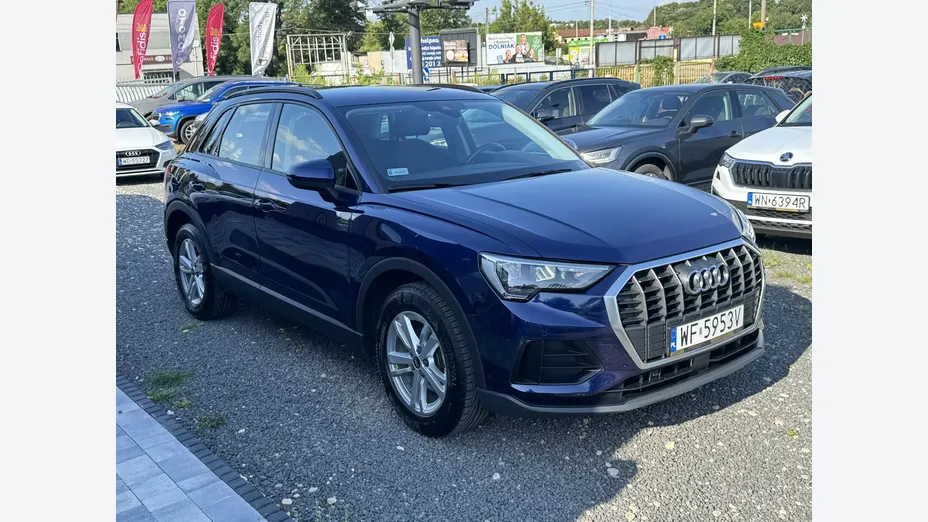 AUDI Q3 -