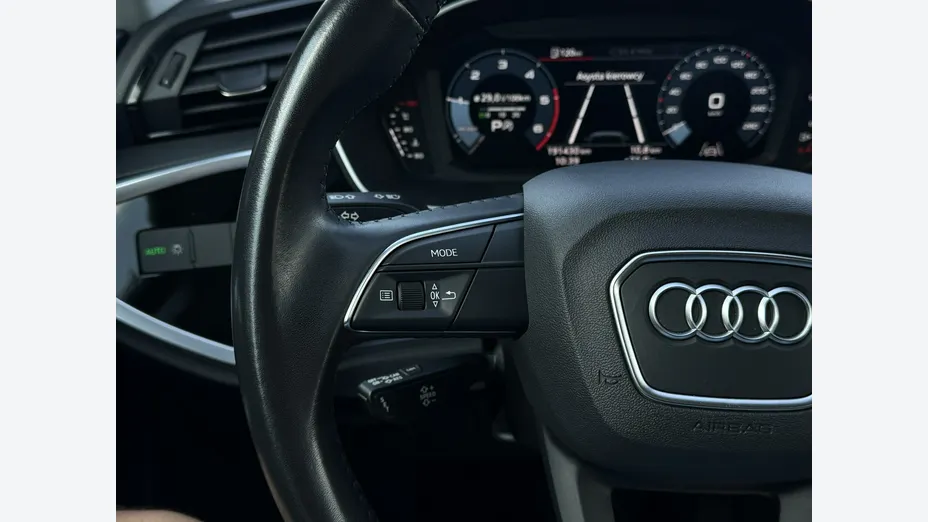 AUDI Q3 -