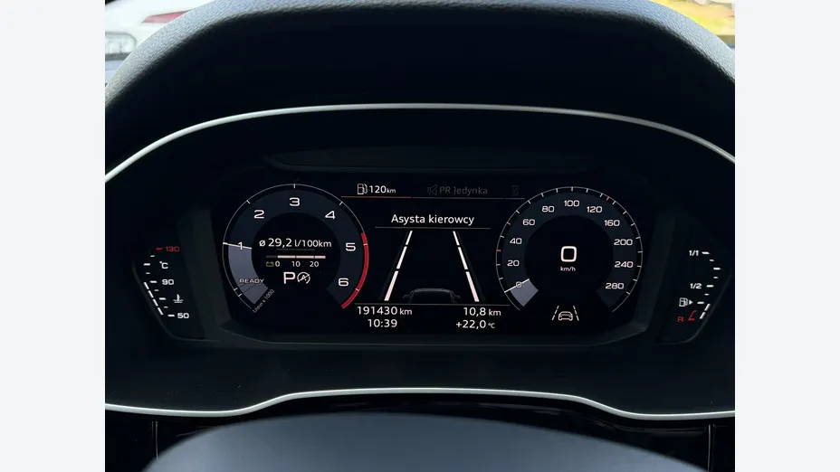 AUDI Q3 -
