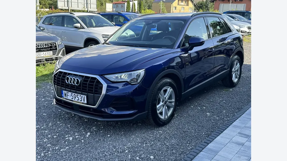 AUDI Q3 -