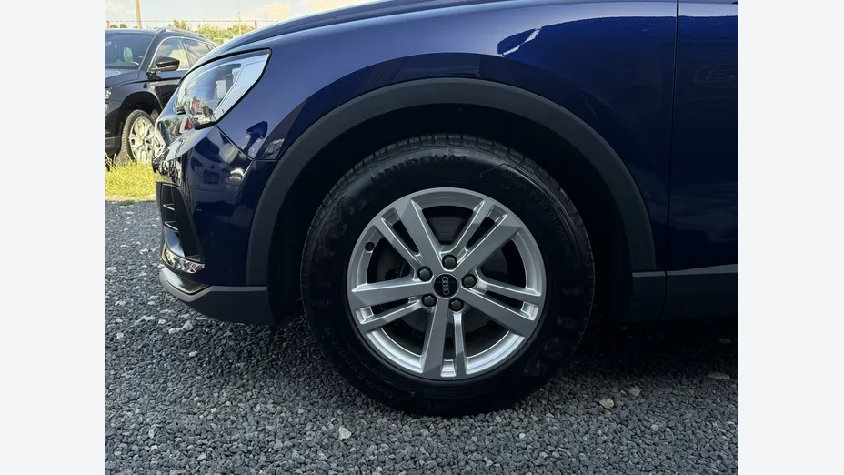 AUDI Q3 -