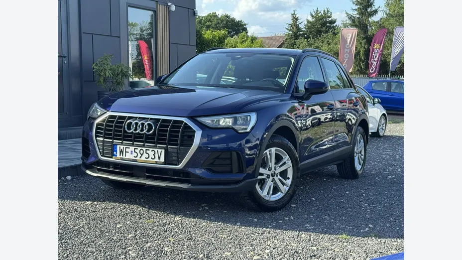 AUDI Q3 -