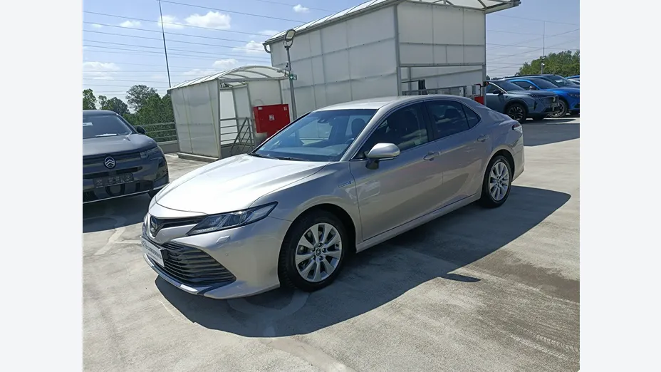 TOYOTA Camry -