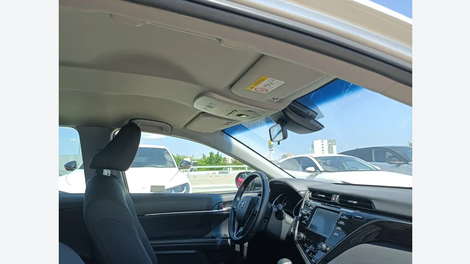 TOYOTA Camry -