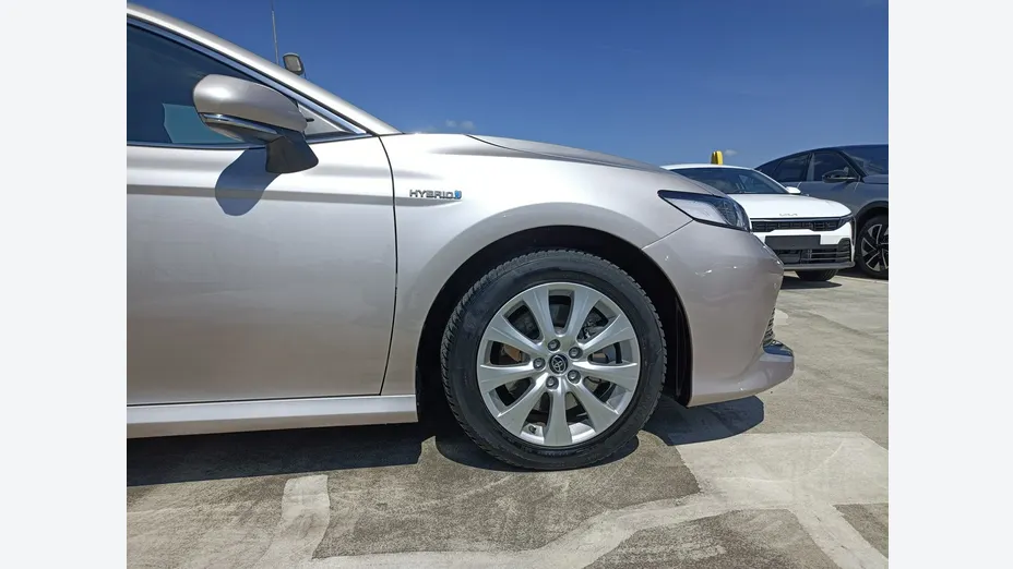 TOYOTA Camry -