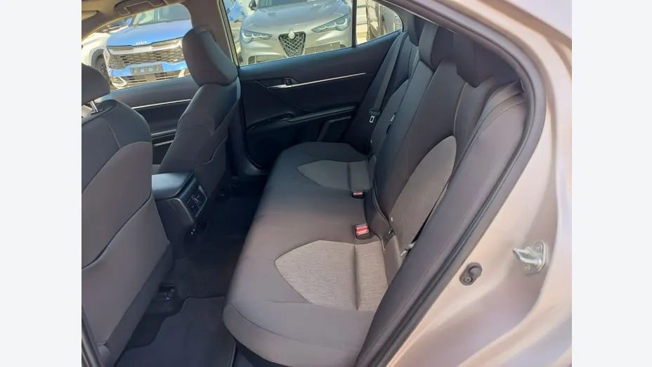 TOYOTA Camry -