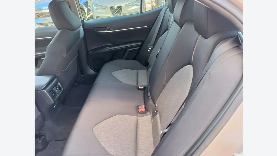 TOYOTA Camry -