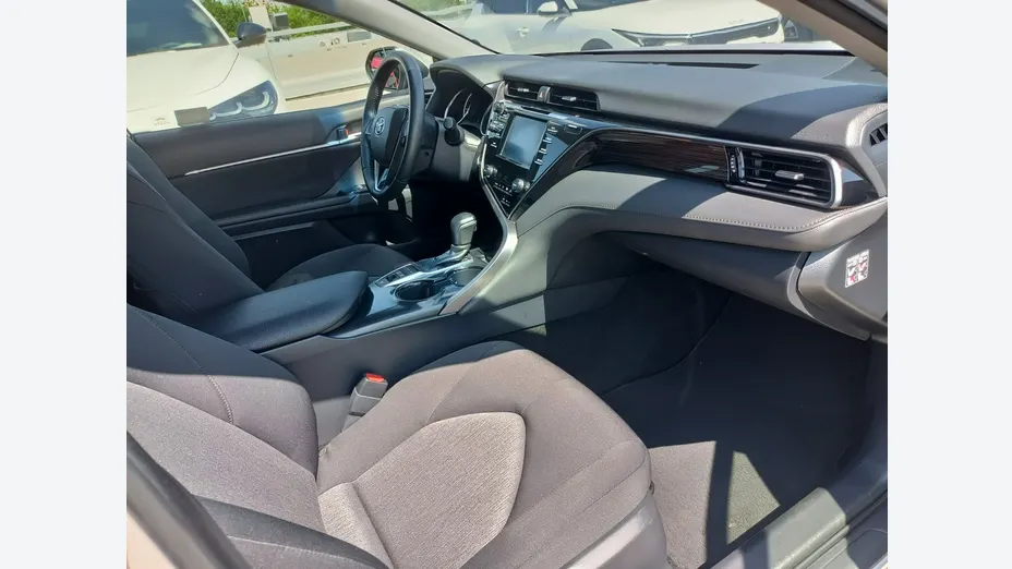 TOYOTA Camry -