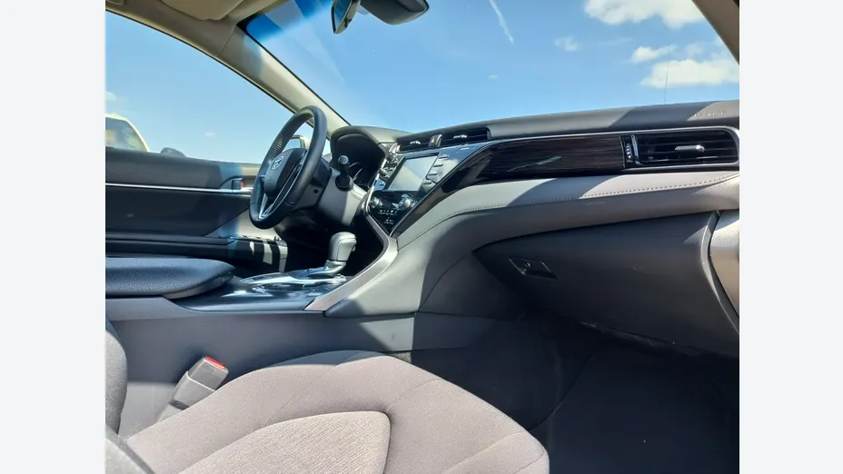 TOYOTA Camry -
